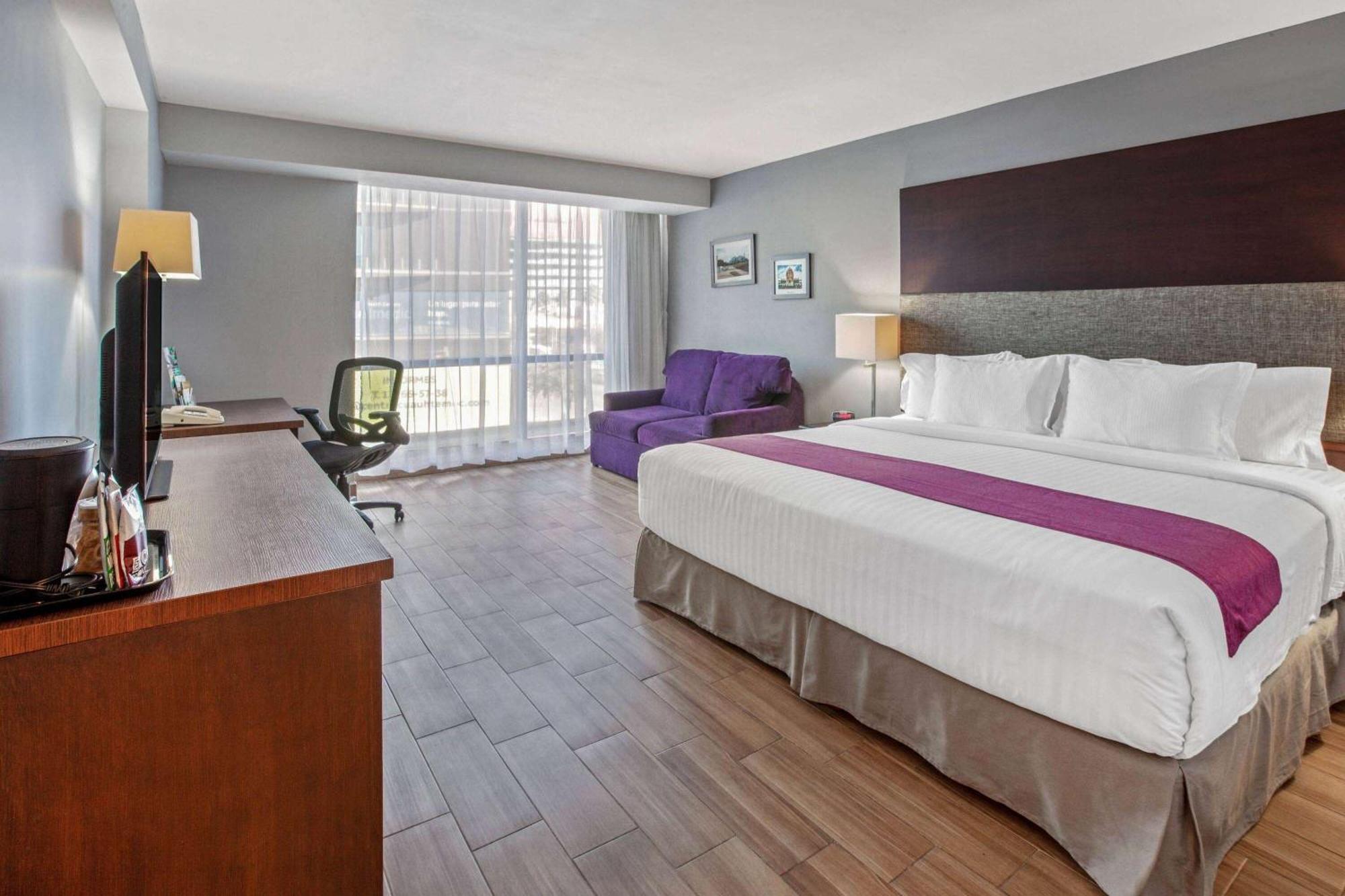 Chn Hotel Monterrey Norte, Trademark Collection By Wyndham Exterior photo